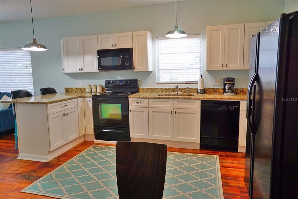 На продажу: $550,000 (3 спален, 0 ванн, 1847 Квадратных фут)