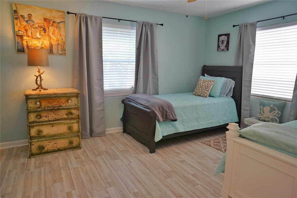 На продажу: $550,000 (3 спален, 0 ванн, 1847 Квадратных фут)