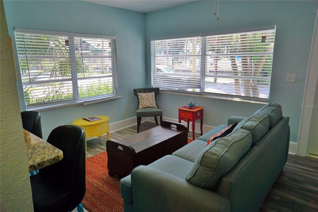 На продажу: $550,000 (3 спален, 0 ванн, 1847 Квадратных фут)