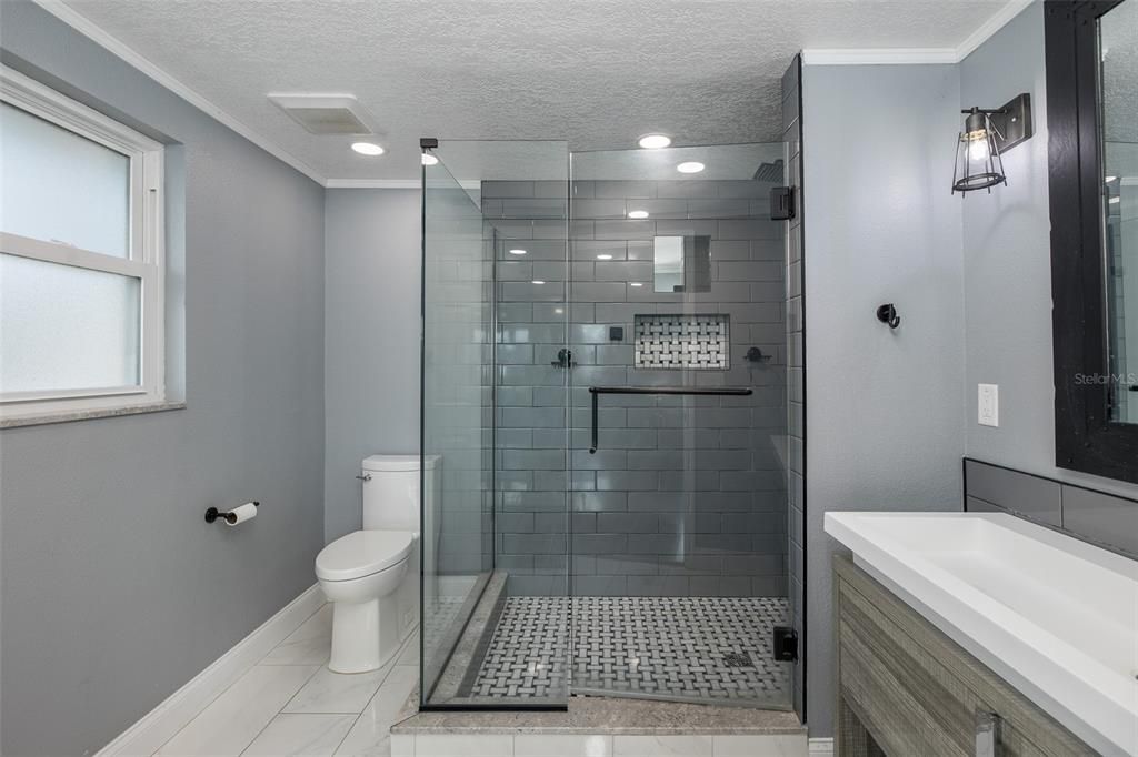 Active With Contract: $469,000 (3 beds, 2 baths, 2136 Square Feet)