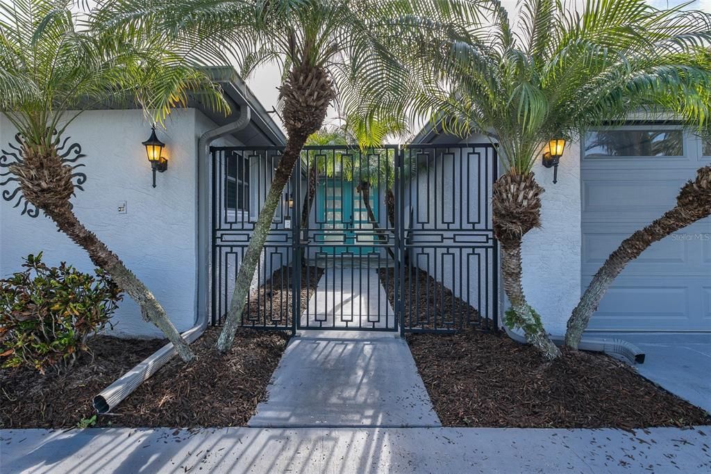 Active With Contract: $469,000 (3 beds, 2 baths, 2136 Square Feet)