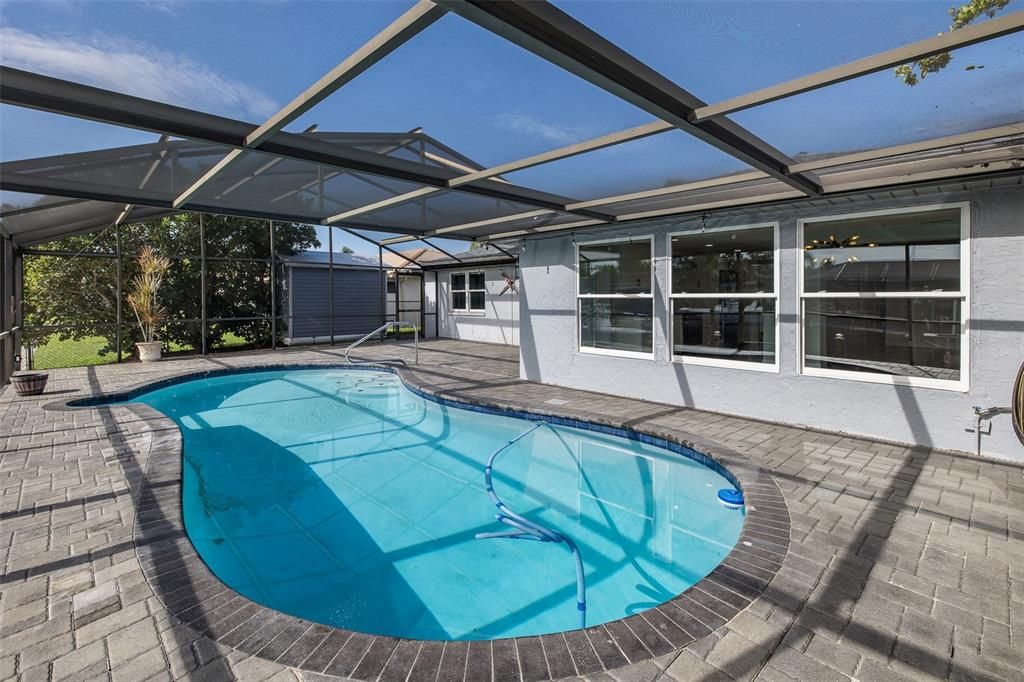 Active With Contract: $469,000 (3 beds, 2 baths, 2136 Square Feet)