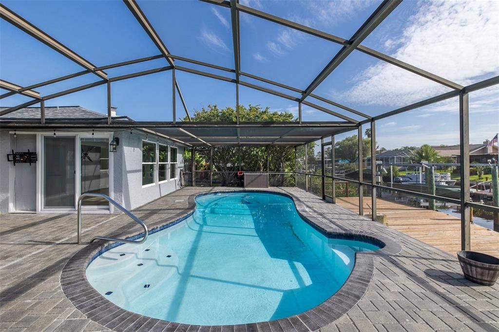 Active With Contract: $469,000 (3 beds, 2 baths, 2136 Square Feet)