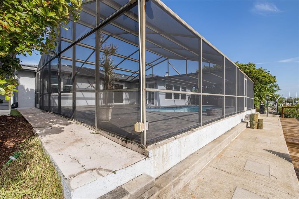 Active With Contract: $469,000 (3 beds, 2 baths, 2136 Square Feet)