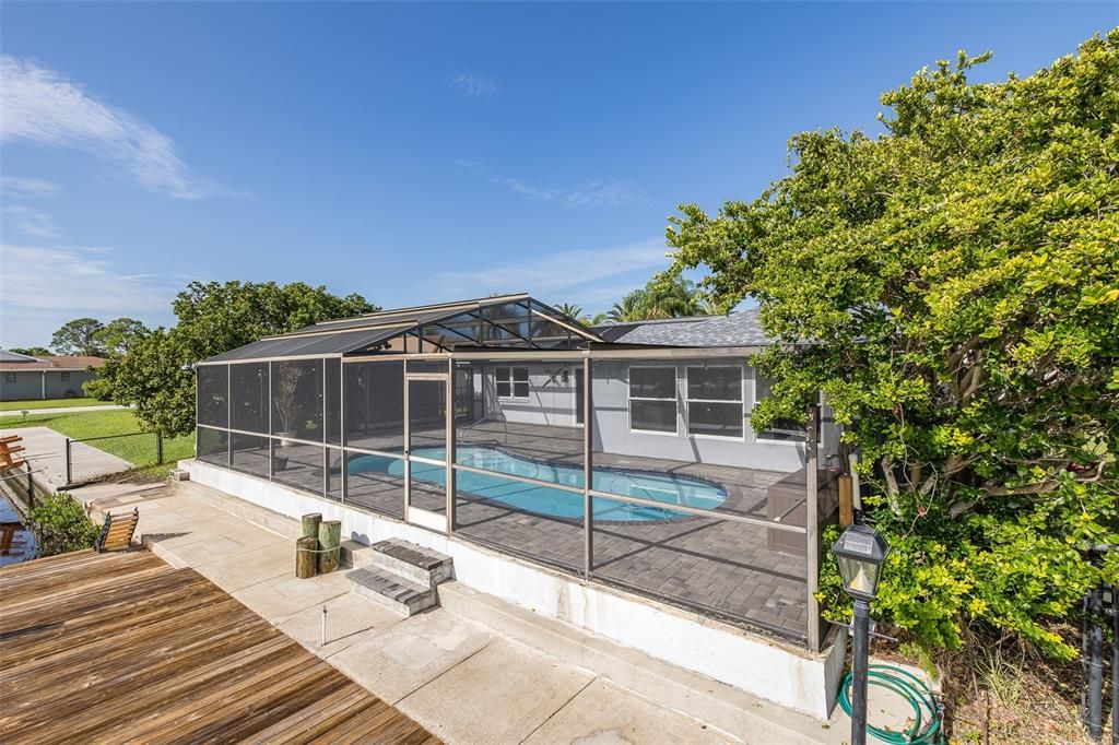 Active With Contract: $469,000 (3 beds, 2 baths, 2136 Square Feet)
