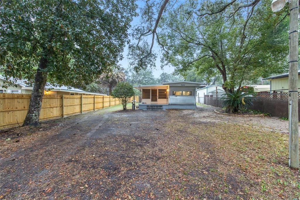 For Sale: $149,900 (2 beds, 1 baths, 460 Square Feet)