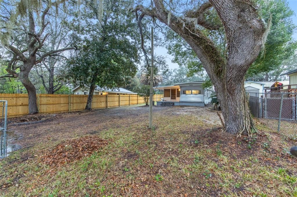 For Sale: $149,900 (2 beds, 1 baths, 460 Square Feet)