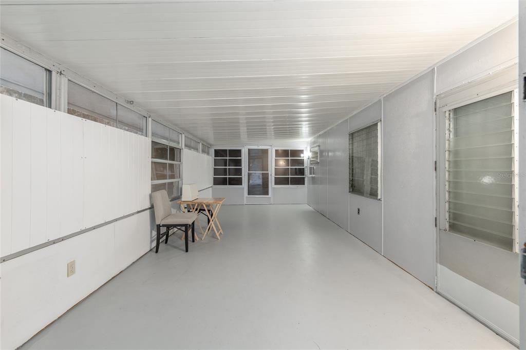 For Sale: $149,900 (2 beds, 1 baths, 460 Square Feet)