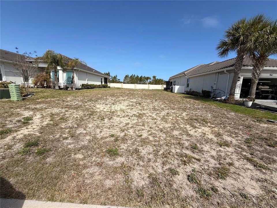 На продажу: $119,000 (0.14 acres)