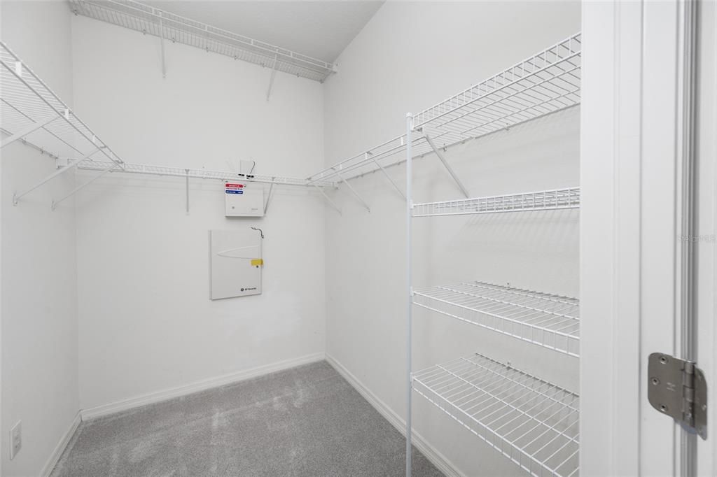 Activo con contrato: $439,000 (3 camas, 2 baños, 1680 Pies cuadrados)