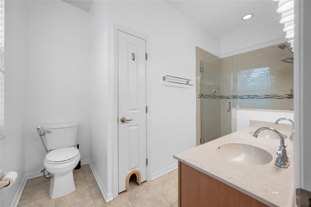 Activo con contrato: $439,000 (3 camas, 2 baños, 1680 Pies cuadrados)
