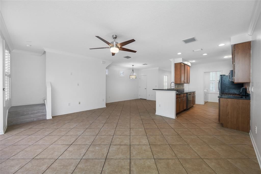 Activo con contrato: $439,000 (3 camas, 2 baños, 1680 Pies cuadrados)