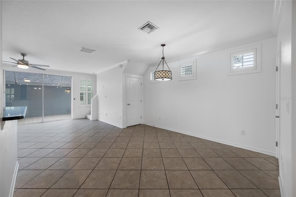 Activo con contrato: $439,000 (3 camas, 2 baños, 1680 Pies cuadrados)