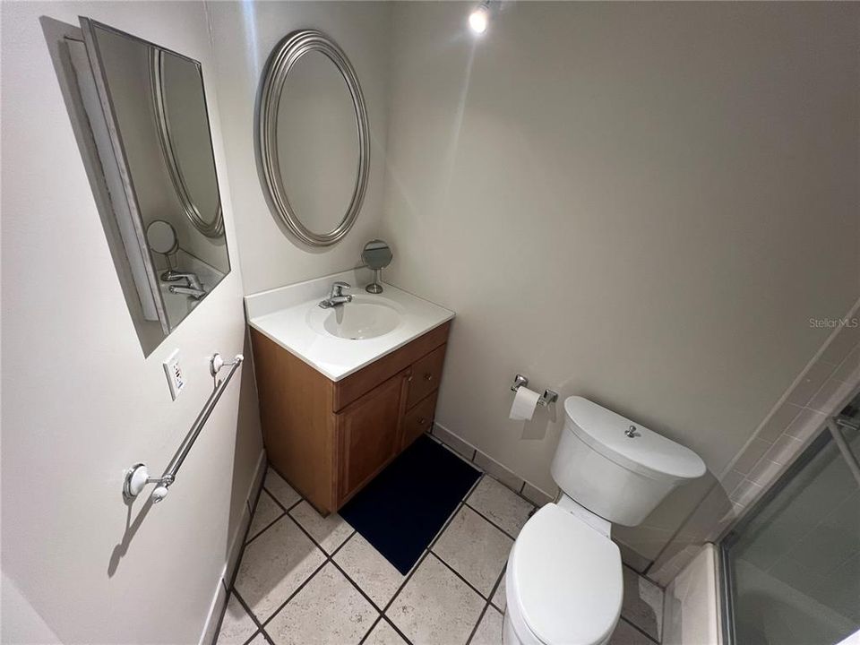 В аренду: $2,300 (2 спален, 2 ванн, 830 Квадратных фут)
