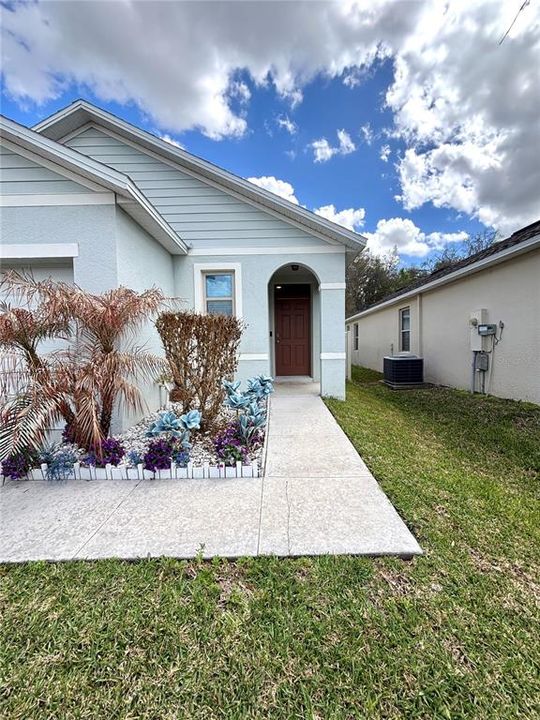 For Rent: $2,499 (3 beds, 2 baths, 1516 Square Feet)