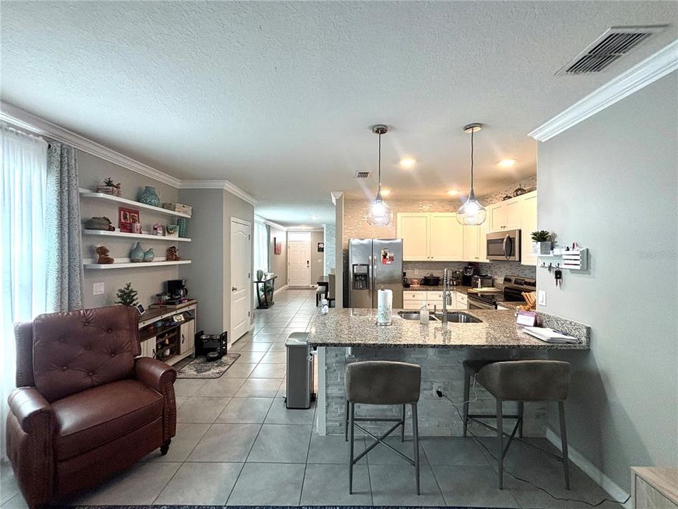 For Rent: $2,499 (3 beds, 2 baths, 1516 Square Feet)