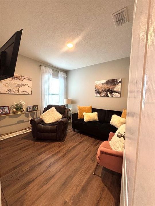 For Rent: $2,499 (3 beds, 2 baths, 1516 Square Feet)