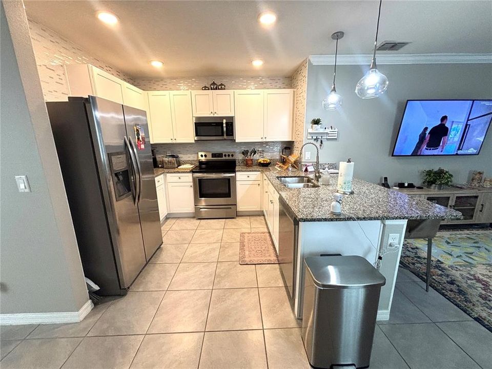 For Rent: $2,499 (3 beds, 2 baths, 1516 Square Feet)