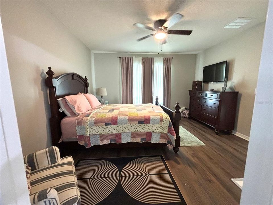 For Rent: $2,499 (3 beds, 2 baths, 1516 Square Feet)