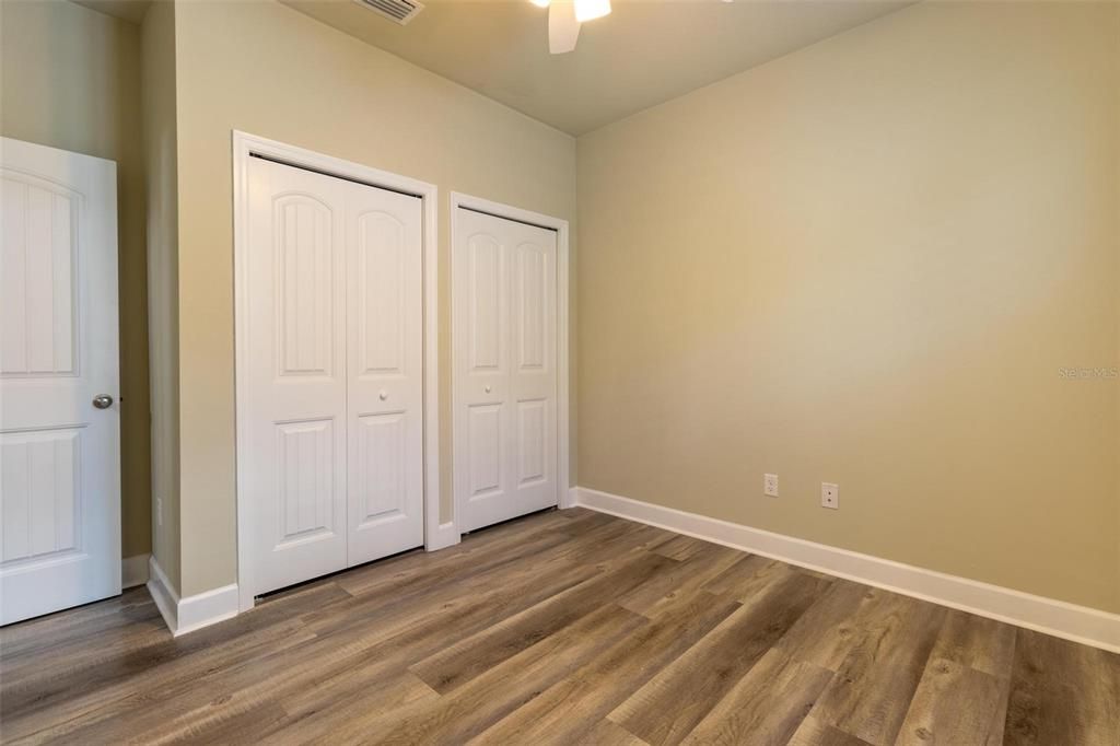 Activo con contrato: $285,000 (3 camas, 2 baños, 1381 Pies cuadrados)
