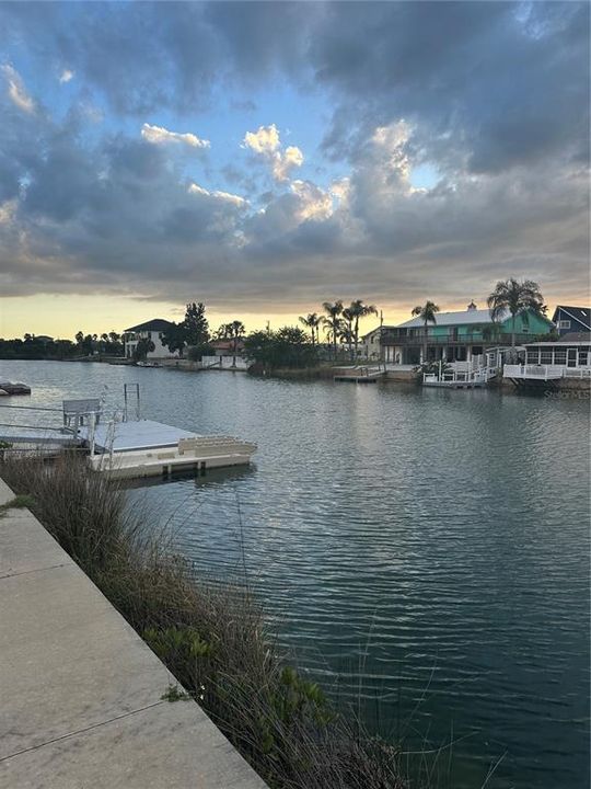 На продажу: $149,000 (0.17 acres)