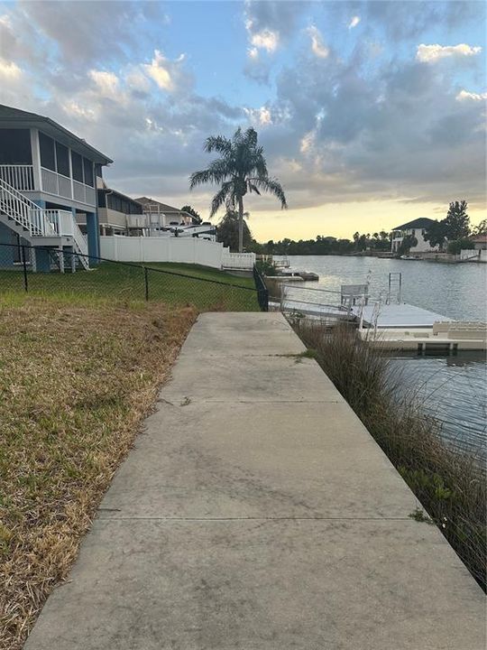 На продажу: $149,000 (0.17 acres)