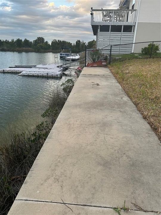 На продажу: $149,000 (0.17 acres)