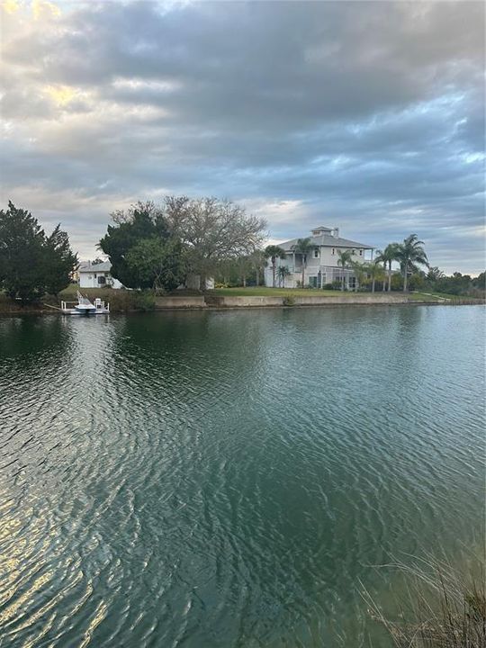 На продажу: $149,000 (0.17 acres)