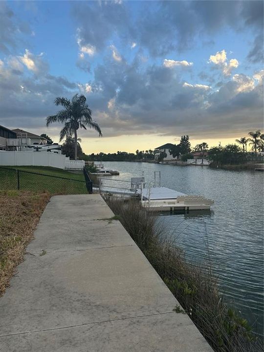 На продажу: $149,000 (0.17 acres)