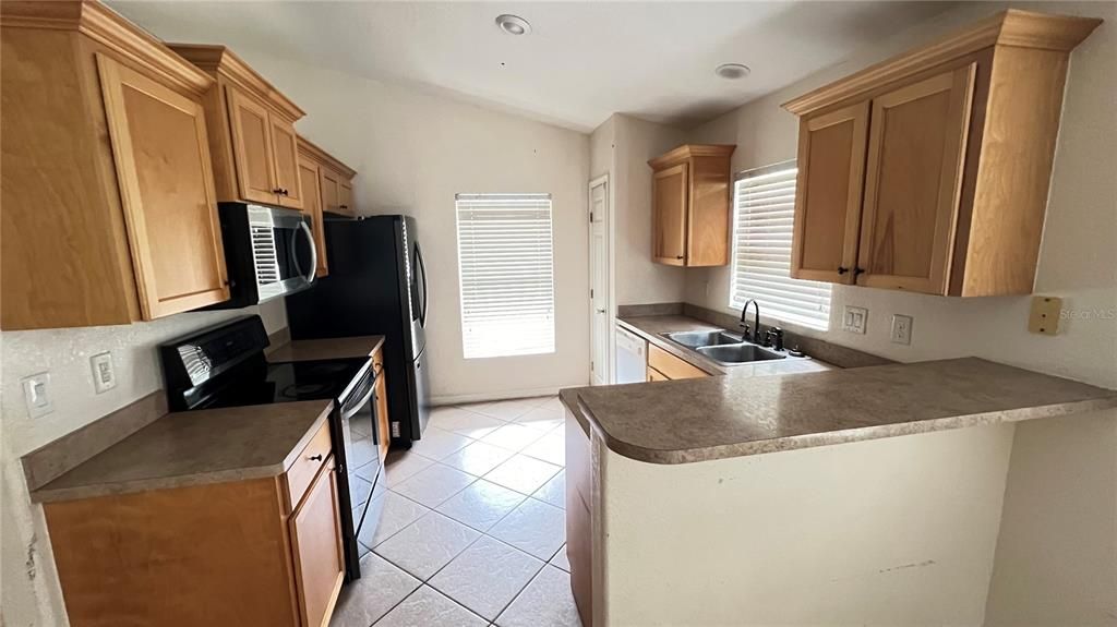Activo con contrato: $219,900 (3 camas, 2 baños, 1299 Pies cuadrados)
