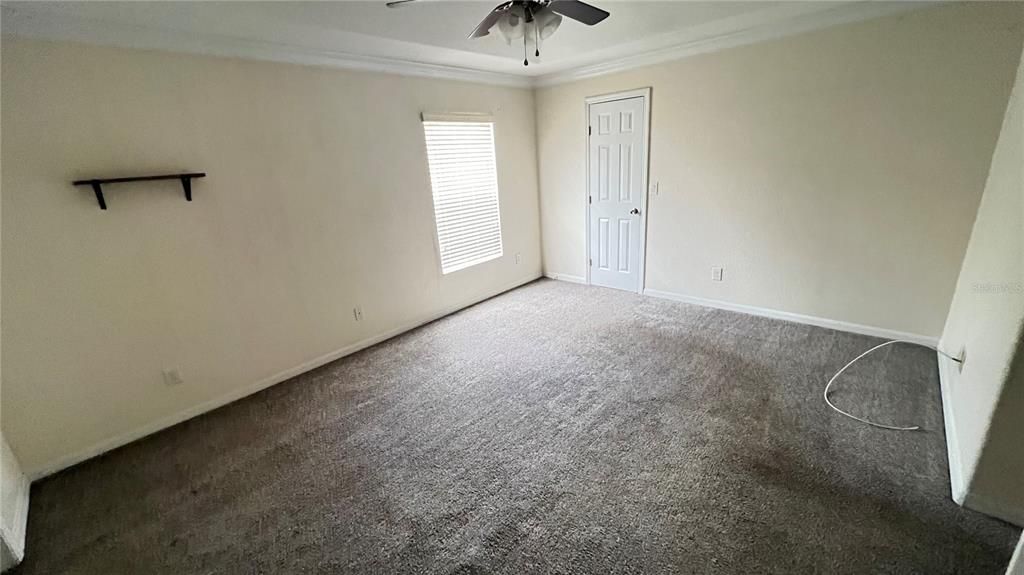 Activo con contrato: $219,900 (3 camas, 2 baños, 1299 Pies cuadrados)
