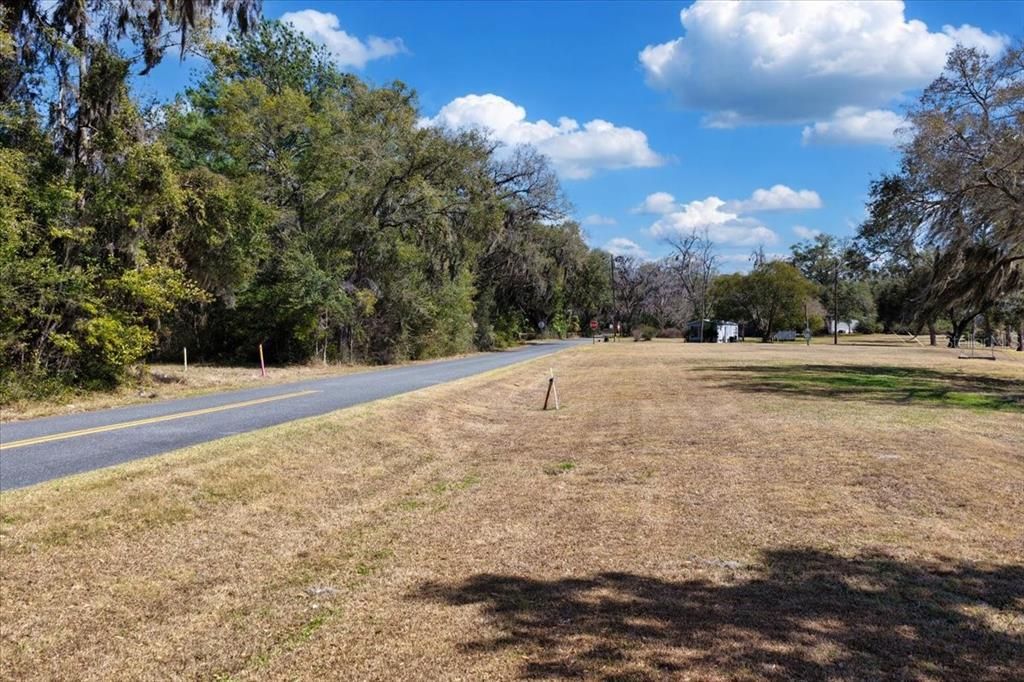 На продажу: $189,900 (1.00 acres)