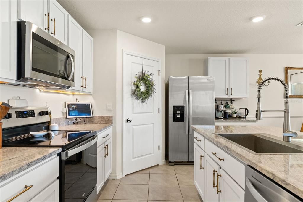 Active With Contract: $294,000 (4 beds, 2 baths, 1816 Square Feet)