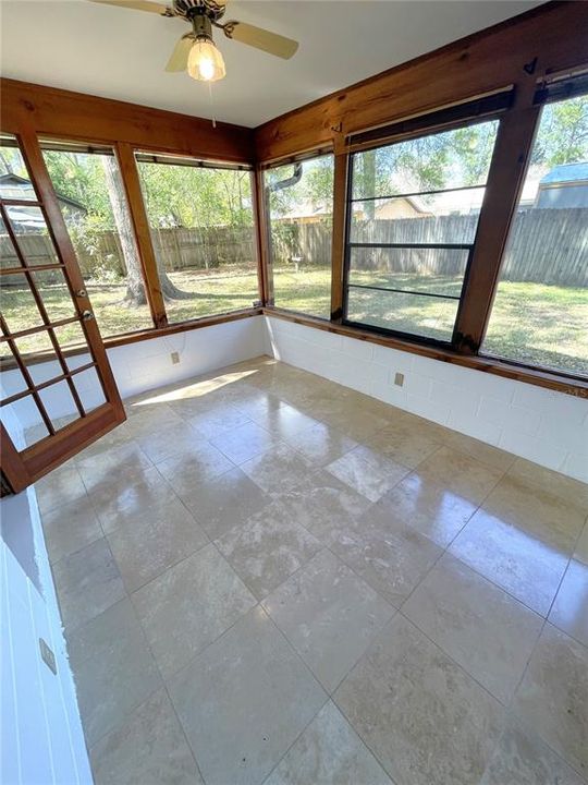 出租: $1,700 (2 贝兹, 2 浴室, 1112 平方英尺)