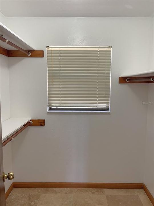 出租: $1,700 (2 贝兹, 2 浴室, 1112 平方英尺)