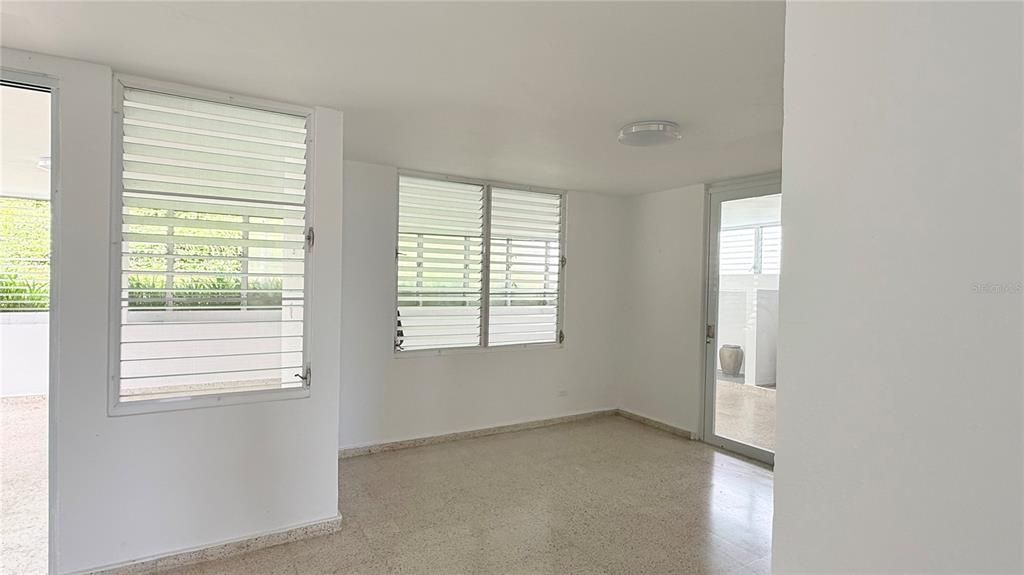For Sale: $778,000 (4 beds, 3 baths, 3004.14 Square Feet)