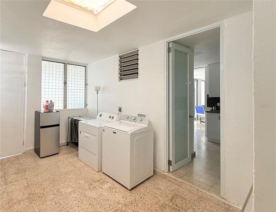 For Sale: $778,000 (4 beds, 3 baths, 3004.14 Square Feet)