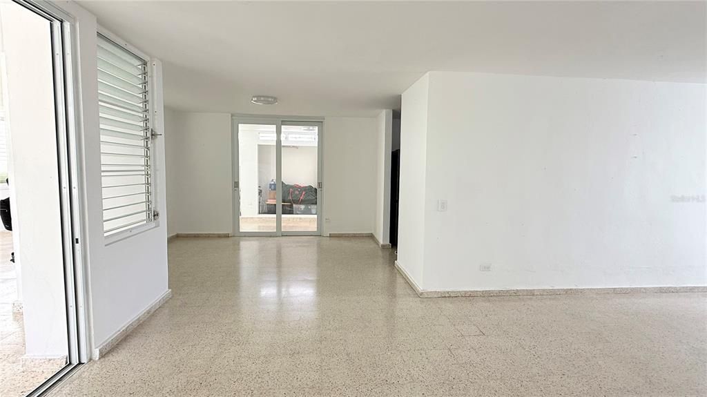 For Sale: $778,000 (4 beds, 3 baths, 3004.14 Square Feet)