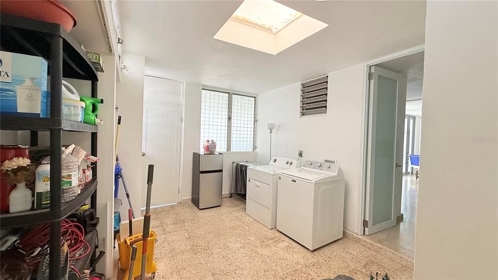 For Sale: $778,000 (4 beds, 3 baths, 3004.14 Square Feet)