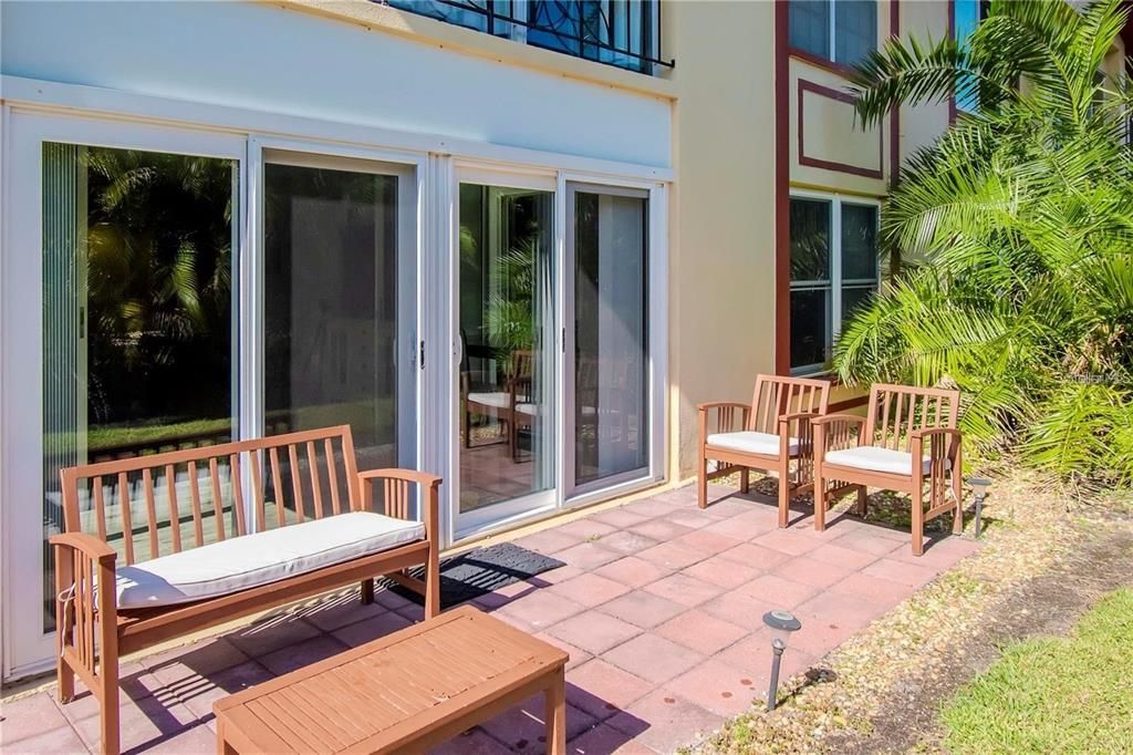 Activo con contrato: $1,650 (1 camas, 1 baños, 860 Pies cuadrados)