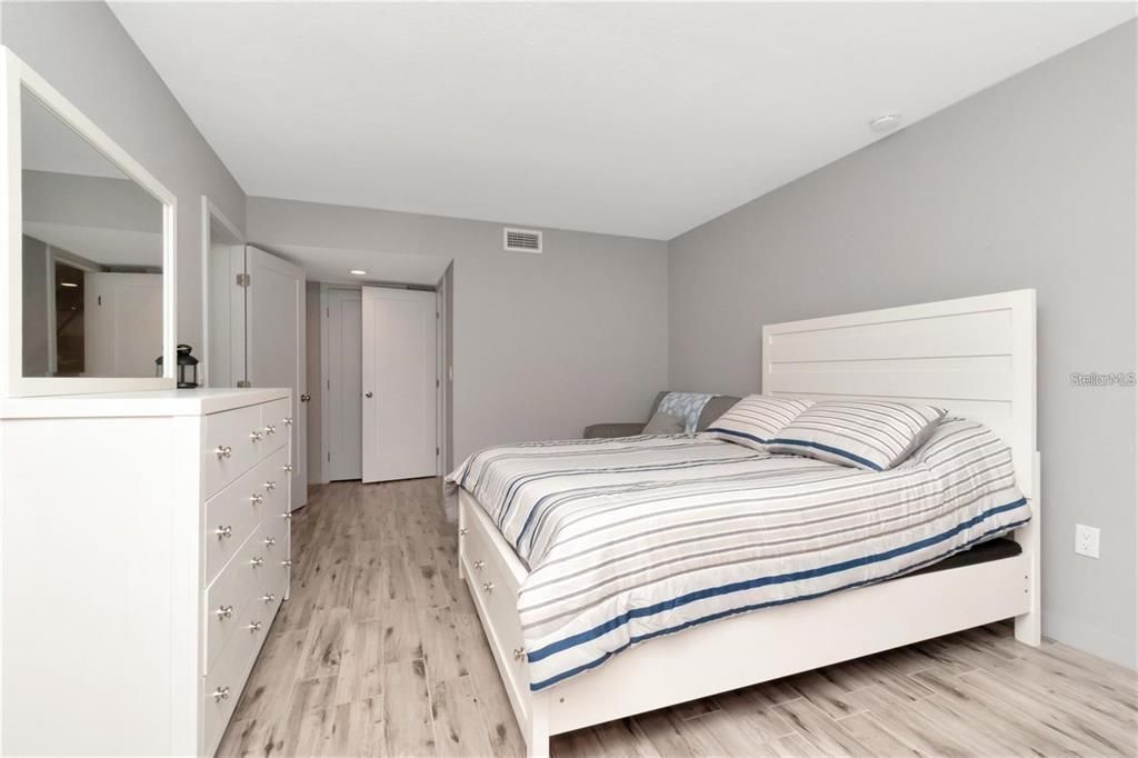 Activo con contrato: $1,650 (1 camas, 1 baños, 860 Pies cuadrados)