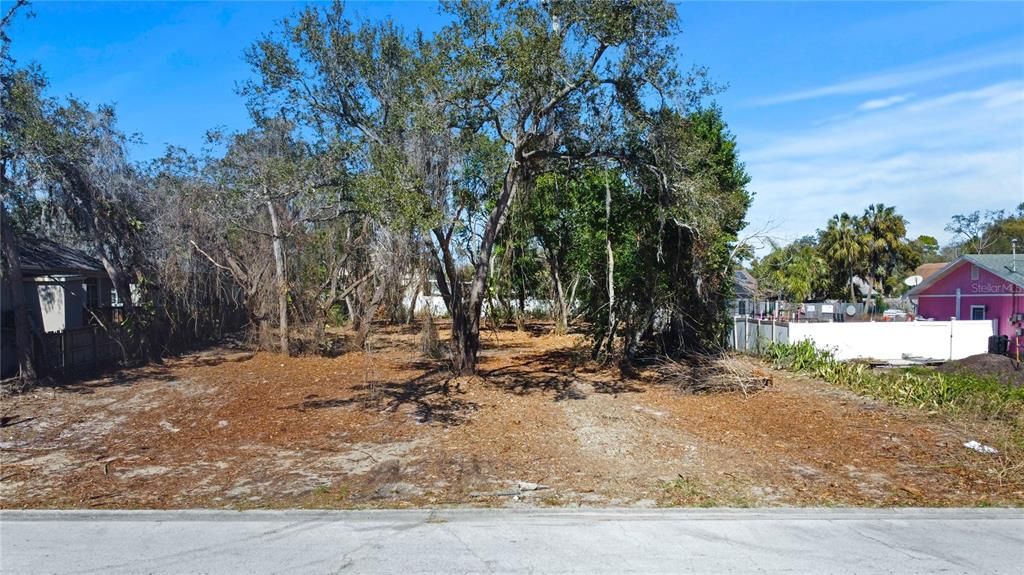 На продажу: $238,000 (0.44 acres)