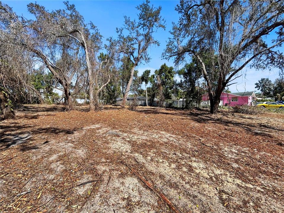 На продажу: $238,000 (0.44 acres)