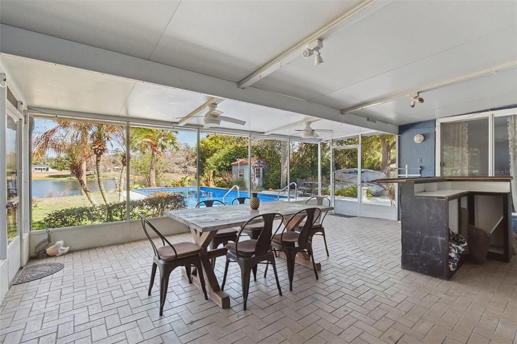 For Sale: $575,000 (4 beds, 3 baths, 2186 Square Feet)