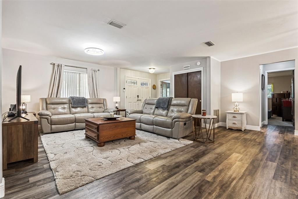 For Sale: $575,000 (4 beds, 3 baths, 2186 Square Feet)