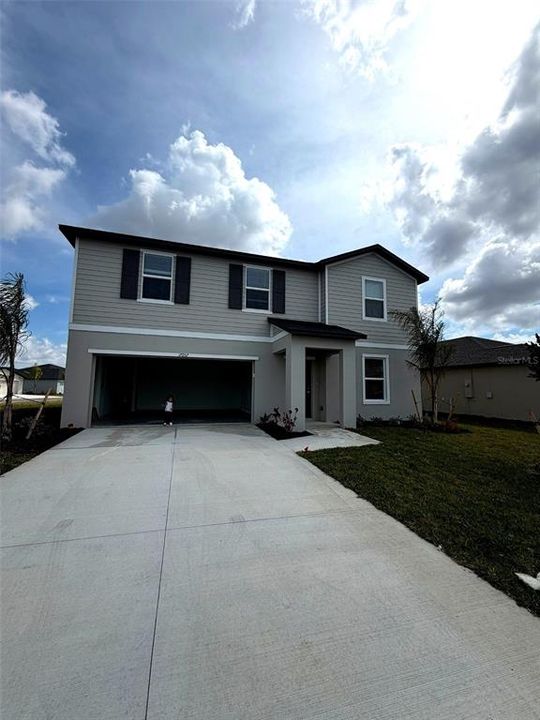 For Rent: $2,450 (5 beds, 2 baths, 2570 Square Feet)