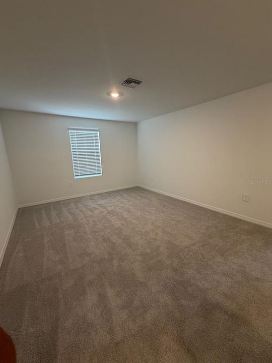 For Rent: $2,450 (5 beds, 2 baths, 2570 Square Feet)