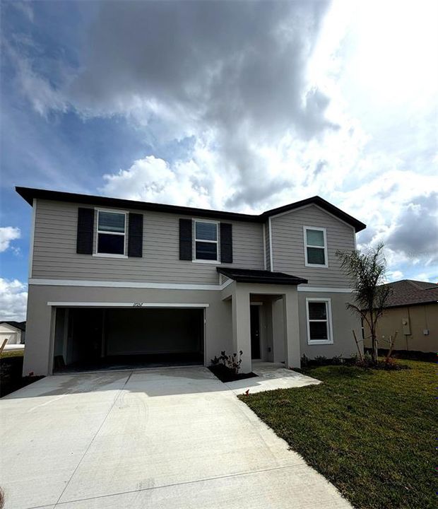 For Rent: $2,450 (5 beds, 2 baths, 2570 Square Feet)