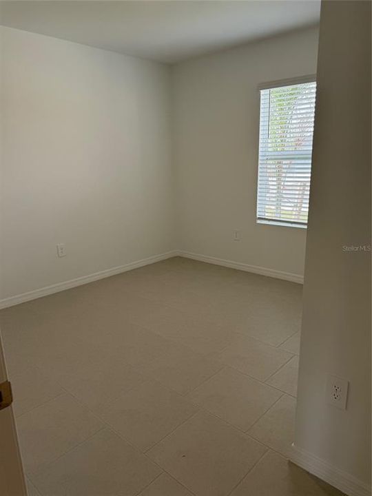 For Rent: $2,450 (5 beds, 2 baths, 2570 Square Feet)