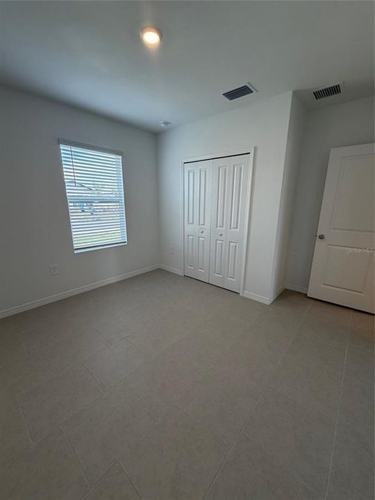 For Rent: $2,450 (5 beds, 2 baths, 2570 Square Feet)